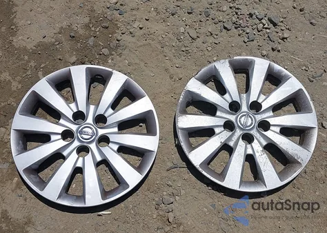 2015 Nissan Sentra S z USA, uszkodzony, nr VIN 3N1AB7AP9FY336041